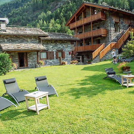 Le Petit Coeur Residence De Montagne La Salle Luaran gambar