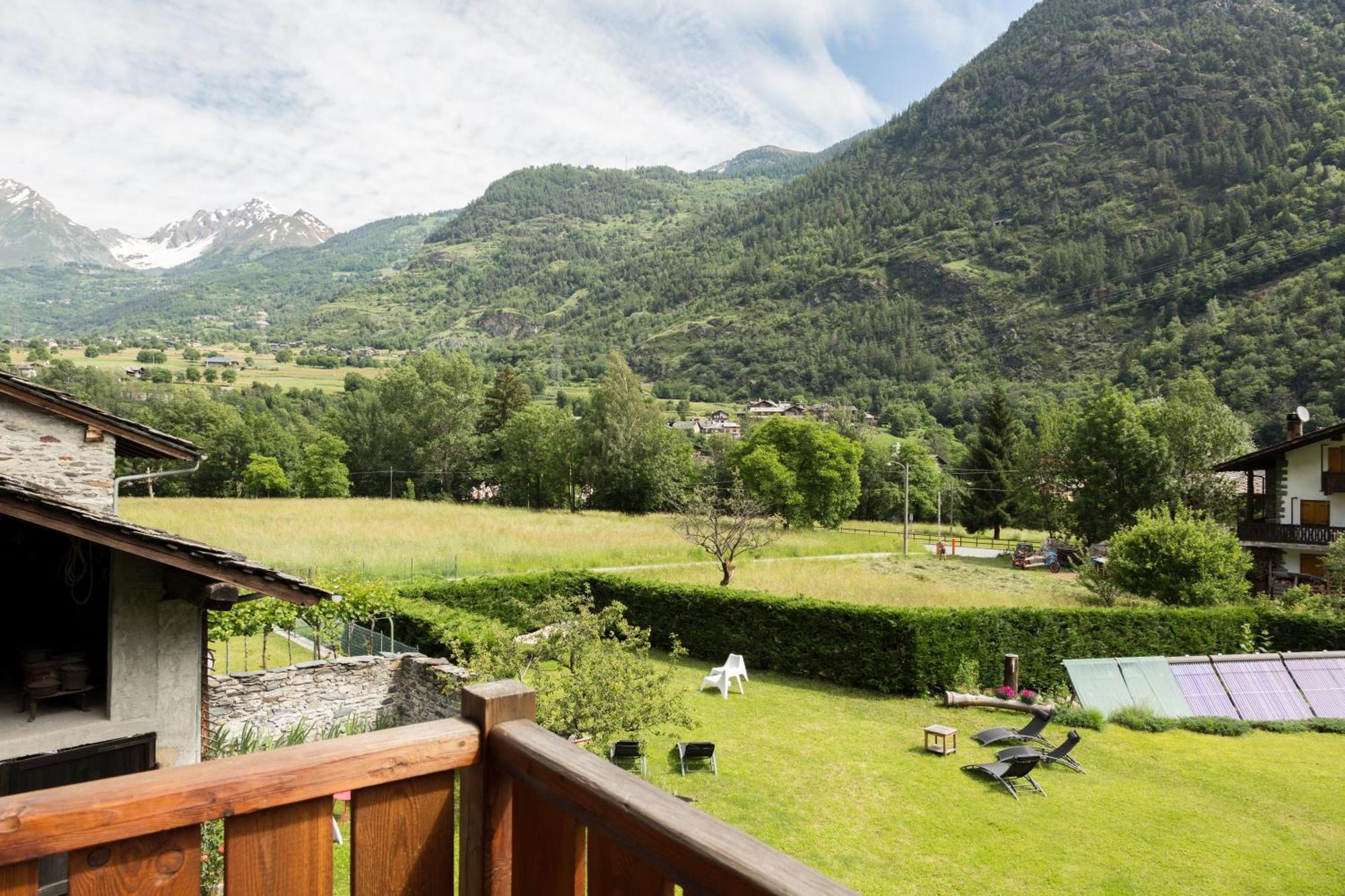 Le Petit Coeur Residence De Montagne La Salle Luaran gambar