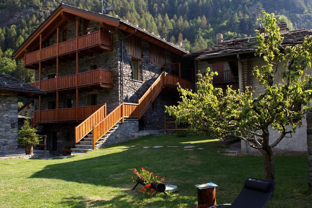 Le Petit Coeur Residence De Montagne La Salle Luaran gambar