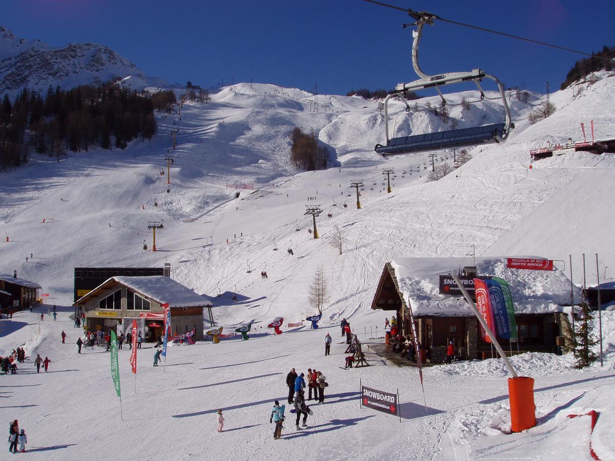 Le Petit Coeur Residence De Montagne La Salle Luaran gambar