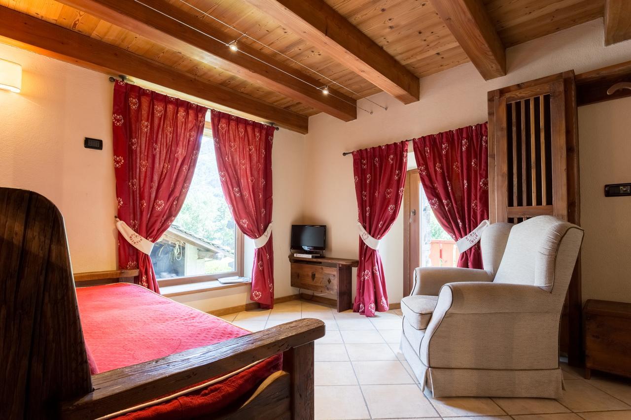 Le Petit Coeur Residence De Montagne La Salle Luaran gambar