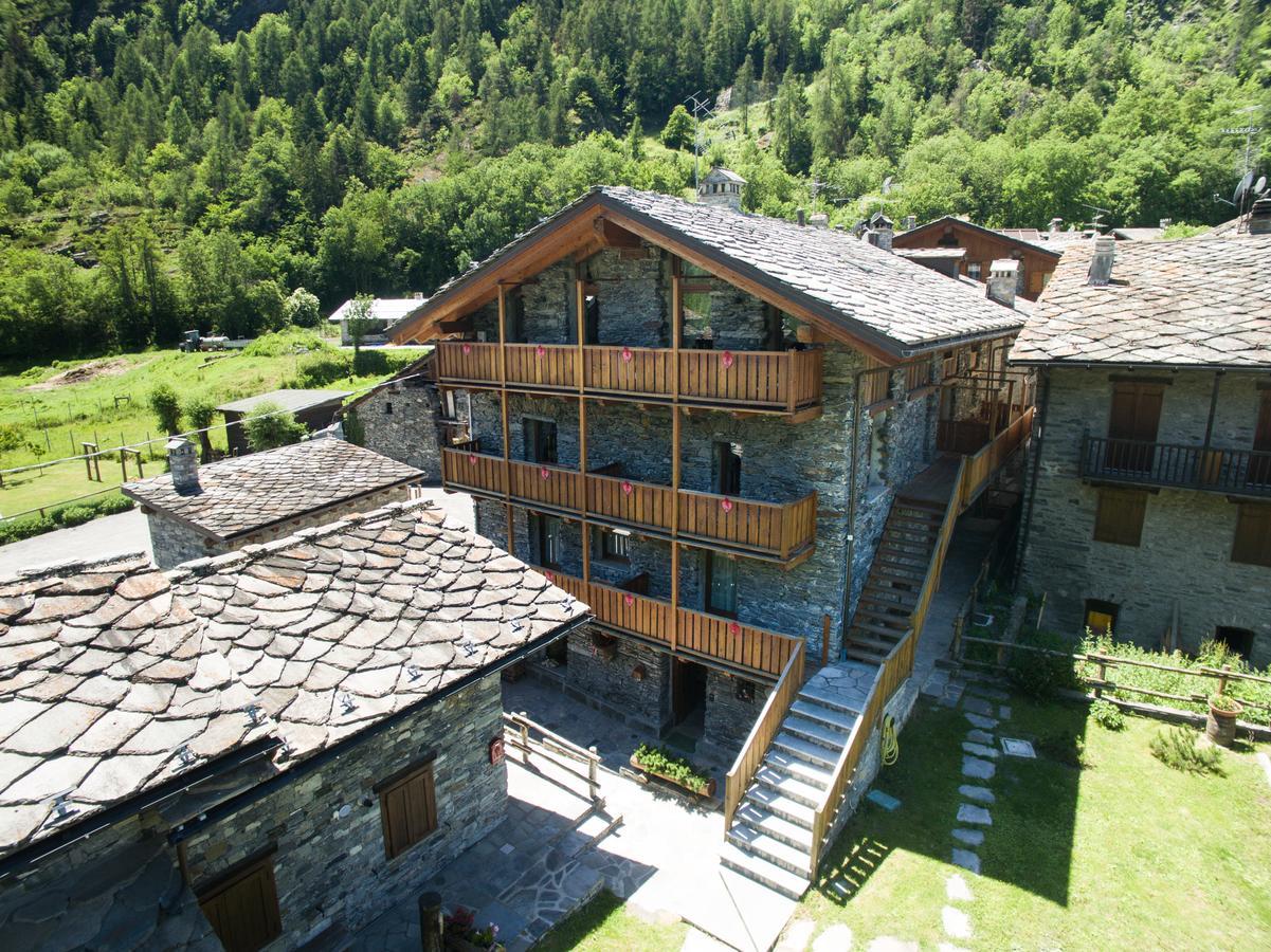 Le Petit Coeur Residence De Montagne La Salle Luaran gambar