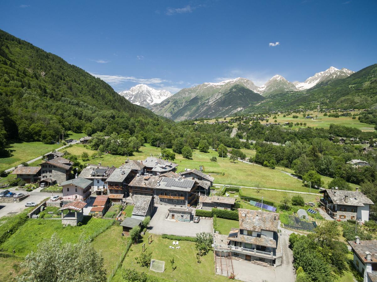 Le Petit Coeur Residence De Montagne La Salle Luaran gambar