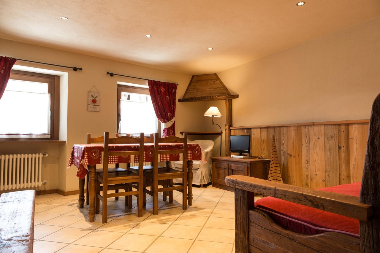 Le Petit Coeur Residence De Montagne La Salle Luaran gambar